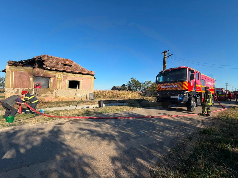 incendiu casa pompieri (2).jpg