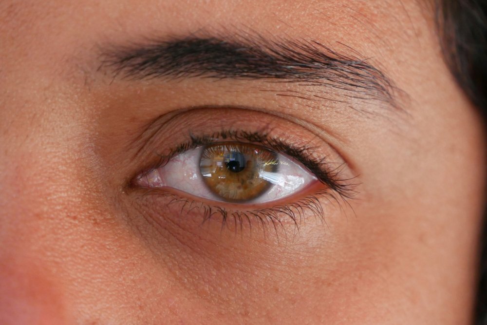 Lentile torice pentru o vedere stabilă: confort, precizie și soluții pentru astigmatism