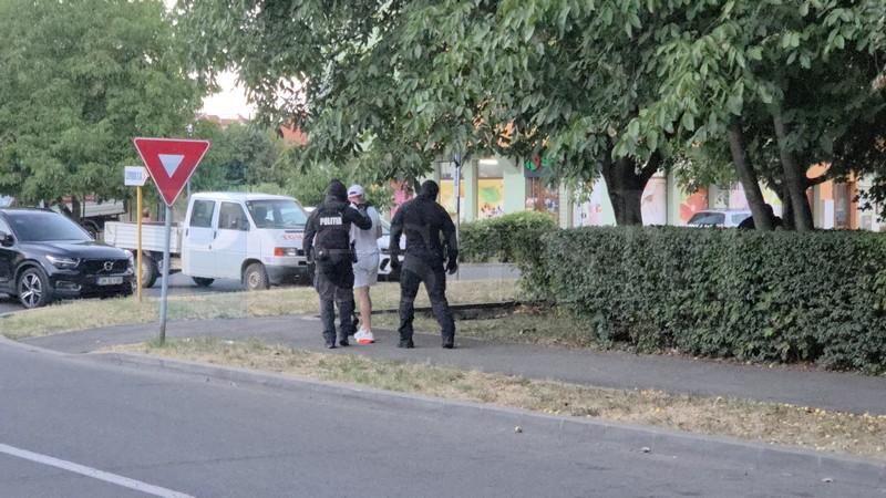 perchezitii la satu mare mascati6.jpg