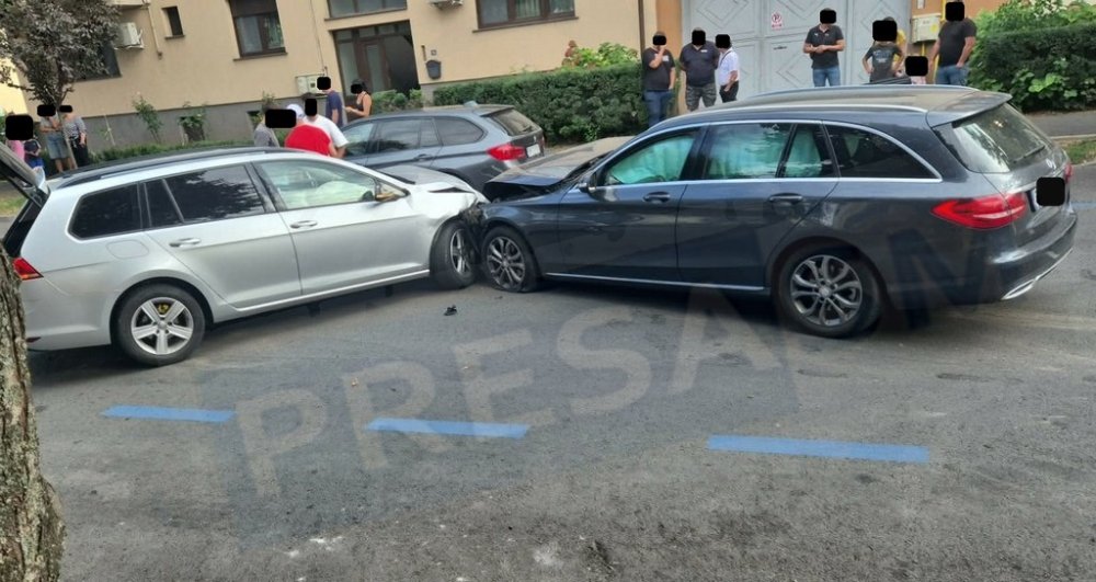 accident frontal strada iuliu maniu satu mare (1).jpg