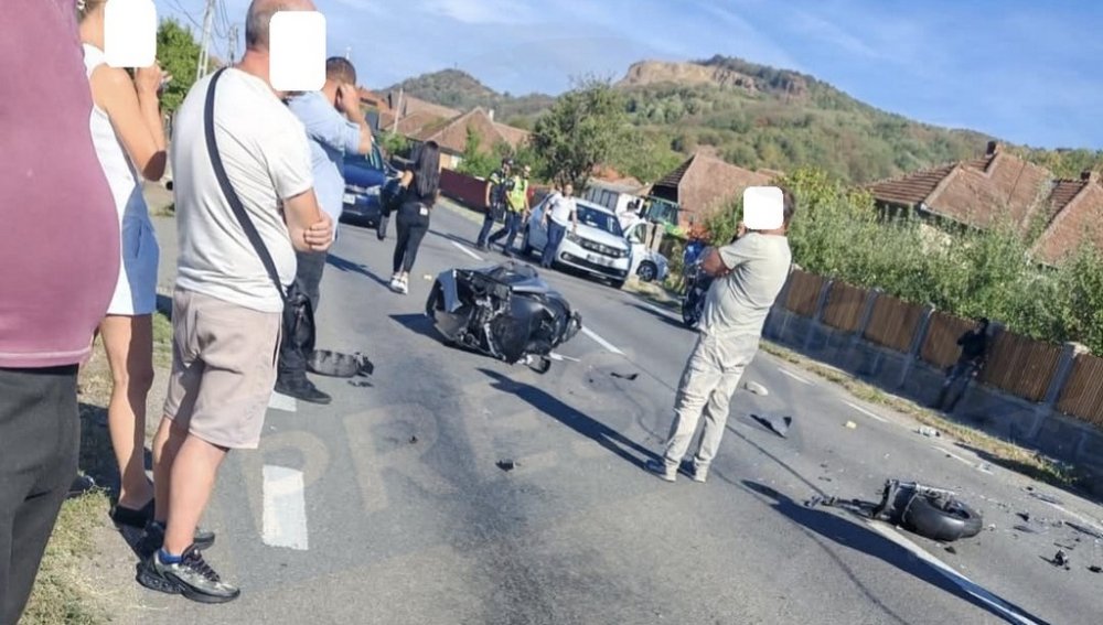 FOTO. Motociclist rănit, DN1C blocat. Accident pe principalul drum dintre Baia Mare și Satu Mare