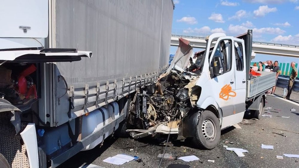 accident mortal duba tir autoutilitara (4).jpg