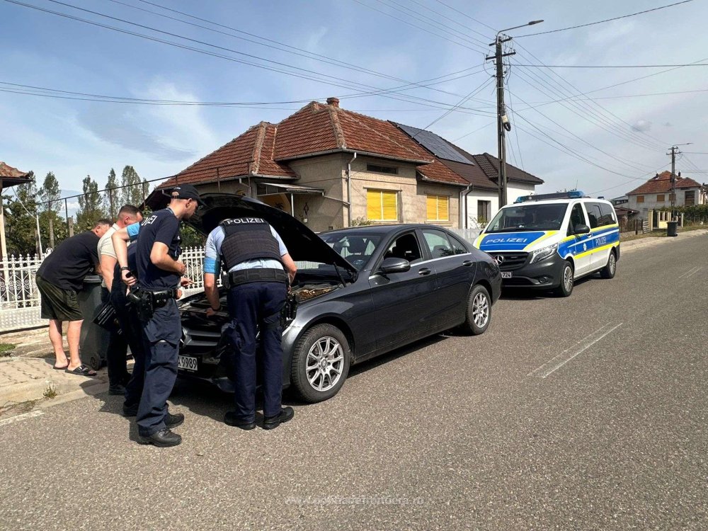 FOTO. Mașină de 87.000 de lei, căutată de autoritățile germane, descoperită în județul Satu Mare