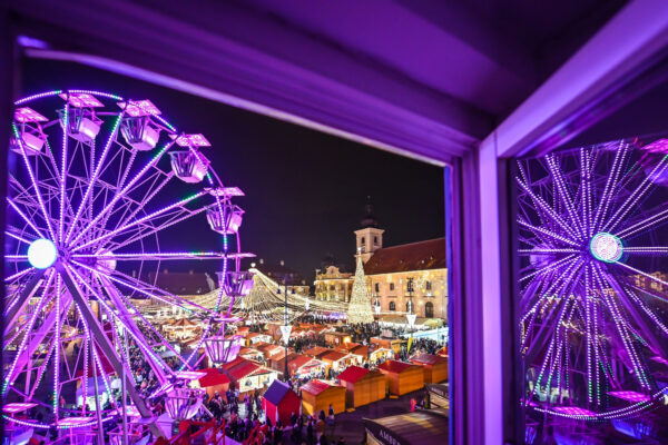 Roată panoramică la târgul de Crăciun din Sibiu 2023
